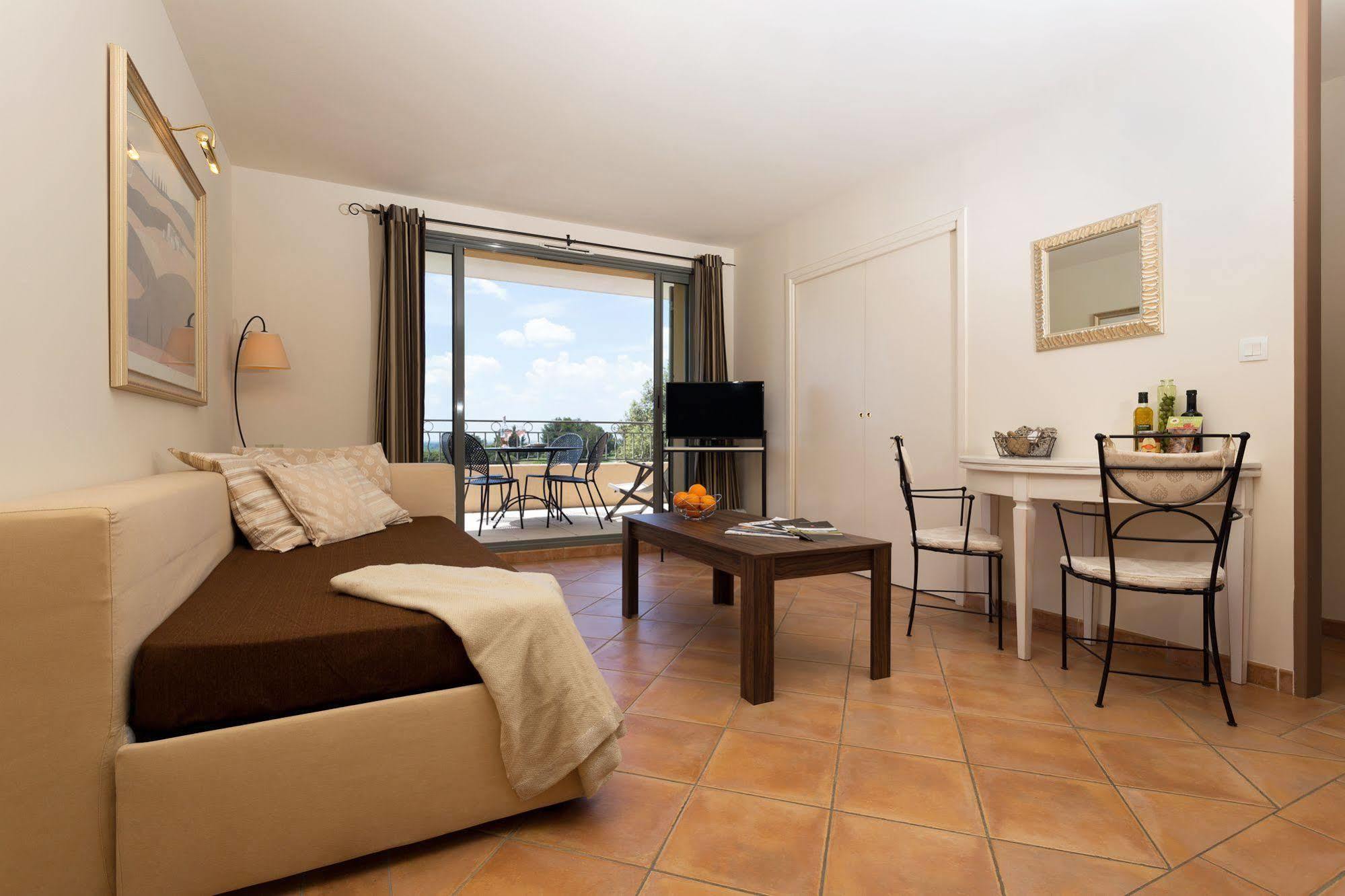 Saumane-de-Vaucluse Madame Vacances Domaine Du Provence Country Club Service Premium المظهر الخارجي الصورة