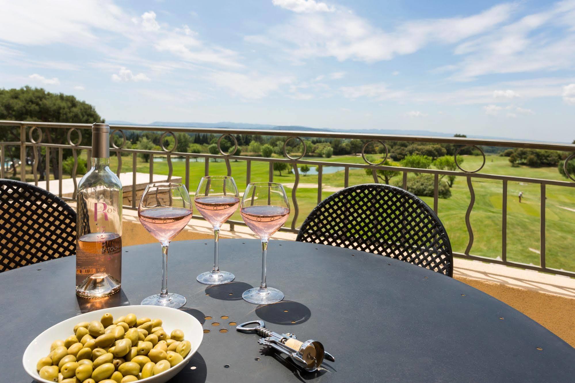 Saumane-de-Vaucluse Madame Vacances Domaine Du Provence Country Club Service Premium المظهر الخارجي الصورة