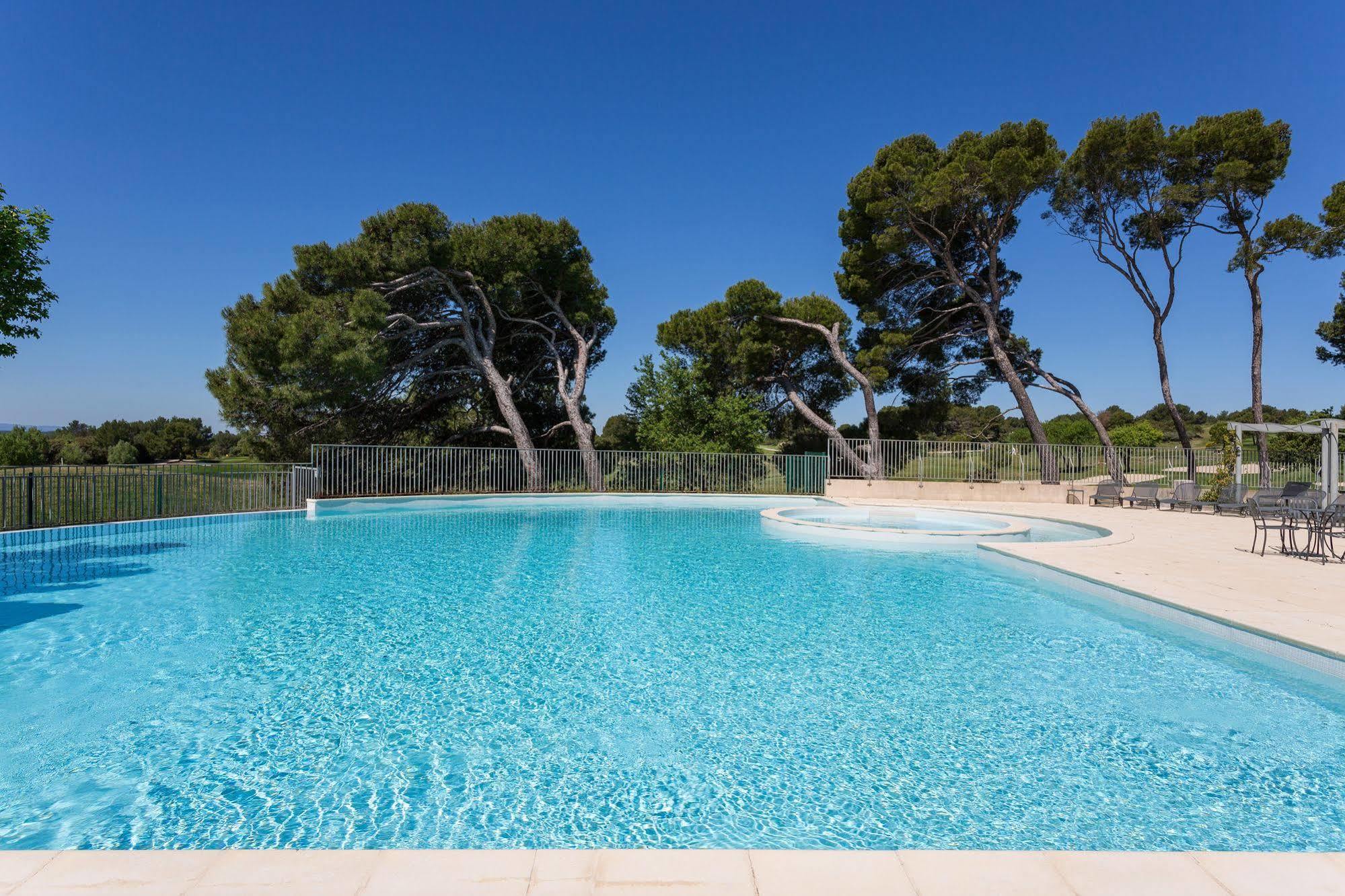 Saumane-de-Vaucluse Madame Vacances Domaine Du Provence Country Club Service Premium المظهر الخارجي الصورة